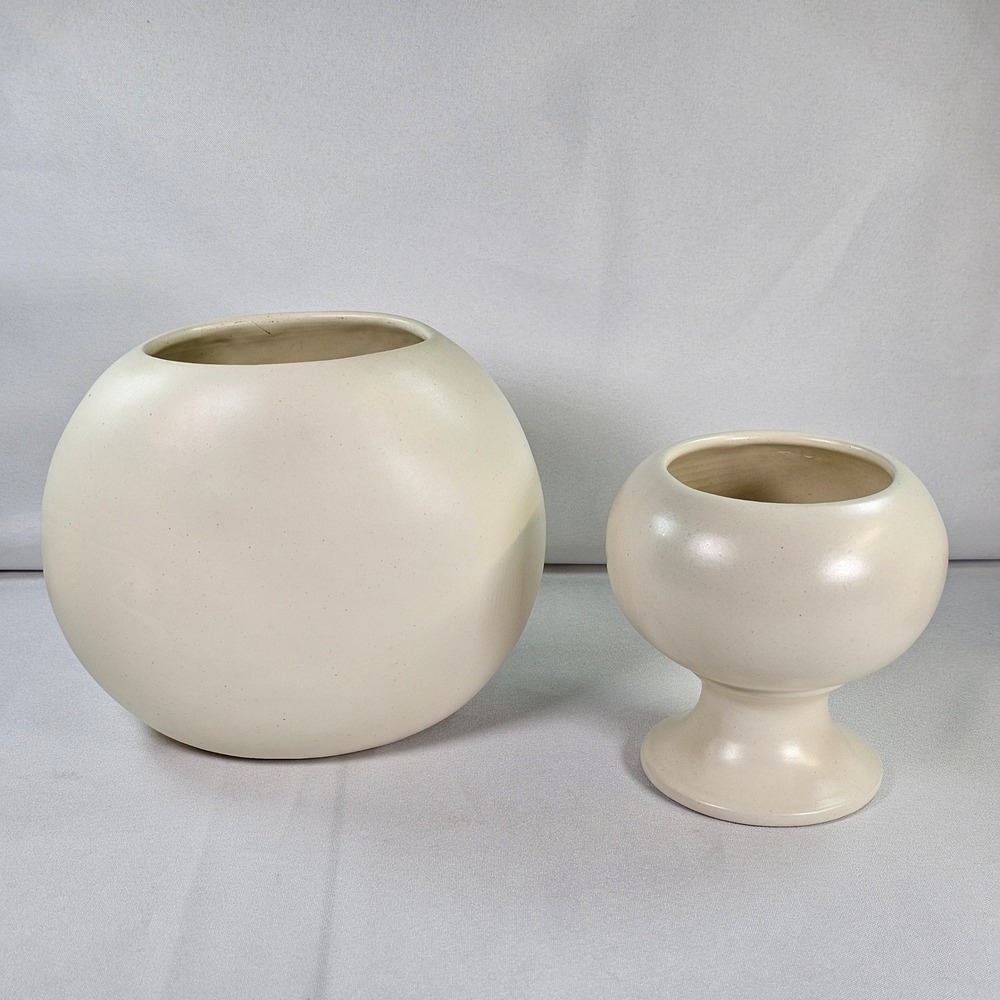 Vintage Haeger USA Pottery Cream Speckled Orb Vase and Footed Pedestal Set 2pc